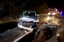 Bei dem schweren Unfall wurden vier Personen verletzt.