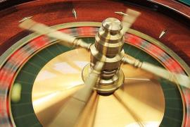 Online Casinos sind eine nette Freizeitbeschäftigung. Egal ob man gerne am Spielautomaten die Walzen dreht oder ein Kartenspiel spielt, im digitalen Casino fehlt es an nichts. Dem ein oder anderen von Ihnen wird zudem nicht entgangen sein das die meisten Anbieter mit üppigen Willkommensangeboten werben. 