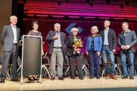 Es war zweifelsohne ein denkwürdiger Abend im vollen Stadtsaal im Veranstaltungsforum Fürstenfeld. Die Neue Philharmonie München feierte mit ihrem 100-köpfigen Nachwuchsorchester ihr 15-jähriges Bestehen. Solistin am Klavier war Kristina Müller. Zum 15. Mal jährte sich auch die Verleihung des Kulturförderpreises durch den Kulturverein Fürstenfeld. 