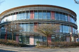 Um Hinweise zur bestehenden und zukünftigen Gestaltung der Nahversorgung, also der Versorgung mit Waren des täglichen Bedarfs, in Adelshofen, Althegnenberg, Egenhofen, Hattenhofen, Jesenwang, Mittelstetten, Moorenweis und Oberschweinbach zu gewinnen, lassen diese Gemeinden in Zusammenarbeit mit dem Regionalmanagement des Landkreises Fürstenfeldbruck aktuell eine Haushaltsbefragung zur Sicherung und Stärkung der lokalen Nahversorgung von der GMA Gesellschaft für Markt- und Absatzforschung, durchführen.