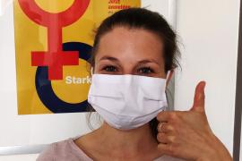 Die Volkshochschule Gröbenzell hat sich dem Aufruf von Corinna Eichberger-Renneisen angeschlossen und eine Gruppe zum Nähen von Atemschutzmasken gegründet. 