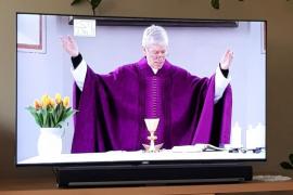 Gilchinger Pfarrer von Lünnick kommt an Ostern über das Internet nach Hause.
