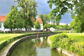 Mit dem „Urlaub dahoam Packerl“ bietet das Landratsamt Fürstenfeldbruck jetzt eine Zusammenstellung von aktuellen Karten, Broschüren und Informationen zu Erholungs- und Freizeitmöglichkeiten im Landkreis. 