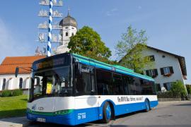 Verbesserte Schutzmaßnahmen machen den Ticketkauf beim Fahrpersonal künftig wieder möglich: Die rund 800 Busse in den MVV-Verbundlandkreisen werden dafür mit Schutzscheiben und -folien ausgestattet. 