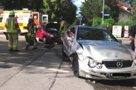 - Montagnachmittag um kurz vor 17.00 Uhr herrschte große Aufregung in der Puchheimer Adenauerstraße, da ein großes Aufgebot von Feuerwehr und Rettungsdienst in die Adenauerstraße in Puchheim beordert wurde.
