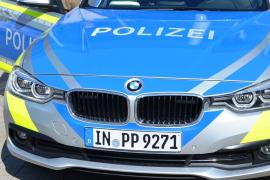 Mittwochnacht kurz nach Mitternacht meldete ein Anwohner bei der Einsatzzentrale eine Ruhestörung auf dem Bahnhofplatz, wonach dort etwa 20 Jugendliche lautstark Fußball spielen würden. Vor Ort konnten kurze Zeit später von einer Streife der PI Germering noch sieben junge Männer allesamt aus Germering angetroffen werden. 