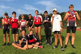 Bei den oberbayerischen Meisterschaften der U14 in Bad Endorf schnitt der TV Emmering als bester Verein der Titelkämpfe mit 7x Gold, 5x Silber und 4x Bronze ab. Erfreulich war dabei, dass neun der zwölf startenden Athleten mit mindestens einer Medaille nach Hause gingen.