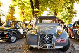 Einen runden Geburtstag feiert man am besten im Kreise seiner Freunde und Bekannten. Und bei einer Oldtimer-Rallye sind das dann natürlich die automobilen Preziosen. Im Falle der „10-SEEN-CLASSIC-RALLYE“ versammeln sich am 11. Oktober 120 Vertreter der Fahrzeuggeschichte, um die Jubilarin gehörig zu feiern und sich der mit viel Liebe gestalteten Rallye-Strecke durch das bayerische Voralpenland zu stellen. 