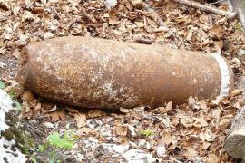 - Gestern wurde gegen 16.00 Uhr bei Kanalbauarbeiten in unmittelbarer Nähe des Sonderflughafens Oberpfaffenhofen eine amerikanische 250 Kg-Bombe aus dem 2. Weltkrieg gefunden. 