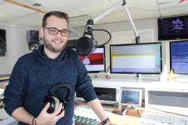 „Mitreden, Mitlachen, Aufwachen“ ist das Motto der neuen „Maxi Auer Morgenshow“, die am 07. Januar 2021 bei Radio TOP FM startet. Moderiert wird sie von Namensgeber Maximilian Auer und Katharina Tschackert.