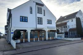 Nun steht fest, wie das ehemalige Hotel an der Sonnenstraße in Gilching künftig genutzt werden soll. Letzte Woche teilte die Regierung von Oberbayern mit, dass es seit Dezember als neues Übergangswohnheim zur Unterbringung von Spätaussiedler sowie jüdischen Emigranten eröffnet wurde. 
