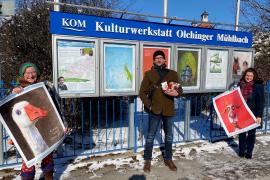 – Die Ausstellung im öffentlichen Raum „Wider den tierischen Ernst“ des Künstlers Dirk Eckert lädt derzeit zu einem Kultur-Spaziergang in Olching ein. Die Plakatständer der Stadt präsentieren rund 25 Zeichnungen verteilt auf neun Standorte, die sogenannten „Schmunzel-Stationen“.