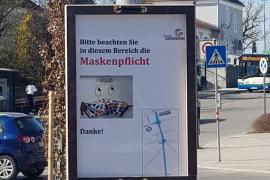 Nachdem letzte Woche das Landratsamt eine Maskenpflicht in der Germeringer Innenstadt erlassen hatte und  erst am vergangen Donnerstag, den 01.04.2021 durch Mitarbeiter des Germeringer Bauhofs  insgesamt 42 Maskenpflichtschilder  im Bereich der Unteren Bahnhofstraße, des kleinen Stachus bzw. der Otto-Wagner-Straße angebracht wurden, waren postwendend exakt 40 von den Schildern in der folgenden Nacht wieder verschwunden. 