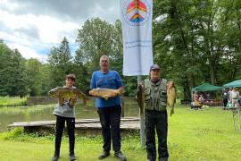 Nachdem im vergangenen Jahr die Traditionsveranstaltung abgesagt werden musste, konnten im Juli insgesamt 20 Vereinsmitglieder des Bezirksfischereiverein FFB bei regnerischem Sommerwetter an der Amper ihr Anglerglück auf die Probe stellen.