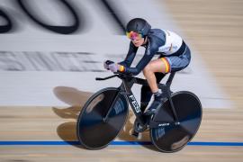 Denise Schindler aus Olching hat bei den Paralympischen Spielen in Tokio Bronze gewonnen und somit die erste Bahnmedaille ihrer Karriere, nach drei früheren Silber- bzw. Bronzemedaillen in Rio und London in Straßenrennen. 