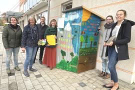 Auf Betreiben von Brigitte Irimi gibt es seit Donnerstag ein so genanntes „Tauschhaus“ am Unverpackt-Laden an der Pollinger Straße in Gilching. 