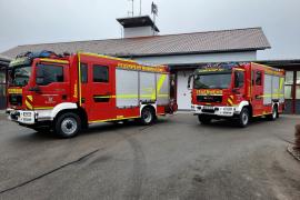 Zwei neue Löschgruppenfahrzeuge konnte die Feuerwehr in Mammendorf in Empfang nehmen. Die offizielle, technische Bezeichnung der Fahrzeuge ist „Hilfeleistungs-Löschgruppenfahrzeug 20 (HLF 20)“ und „Löschgruppenfahrzeug 20 (LF 20)“. Die Firma Lentner war mit dem Aufbau der beiden Fahrzeuge auf MAN Fahrgestellen im Jahr 2019 von der Gemeinde beauftragt worden. 