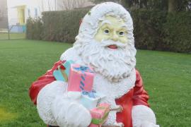 Nicht schlecht gestaunt haben dürfte ein Emmeringer heute Morgen, als er einen Nikolaus auf seinem Grundstück im Lindacher Weg fand. 