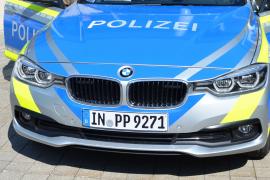 In Fürstenfeldbruck fanden am Montag erneut Versammlungen in Zusammenhang mit der Corona-Pandemie statt. Die Polizei betreute am Abend sowohl einen nicht angemeldeten Aufzug, sogenannter Corona-Spaziergang, als auch eine ordnungsgemäß angemeldete Gegenveranstaltung, zu denen sich zahlreiche Personen versammelt hatten.