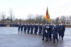 Mit einem militärischen Appell hat die Offizierschule der Luftwaffe die Absolventen des 102. Lehrgangs für Offizieranwärter des militärfachlichen Dienstes verabschiedet. 