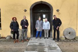 - Erster Bürgermeister Norbert Seidl, der Puchheimer Kulturreferent Thomas Salcher sowie Mandy Frenkel, zuständig im Puchheimer Rathaus für den Bereich Kunst und Kultur, besuchten im Februar die Furthmühle in der Gemeinde Egenhofen.