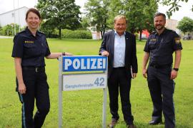 Die Ferienzeit im Landtag nutzt der Allinger Landtagsabgeordneten Hans Friedl (mitte), um sich bei Bürgermeistern, Verbänden oder staatlichen Einrichtungen in der Region über deren Arbeit und Probleme zu informieren.