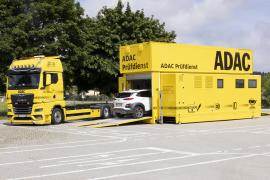 Egal, ob ADAC Mitglied oder nicht – der Mobile Prüfdienst des ADAC Südbayern bietet allen Autofahrern die Möglichkeit, wichtige Funktionen ihres Fahrzeugs auf dem Hagebaumarkt-Parkplatz kostenlos untersuchen zu lassen.