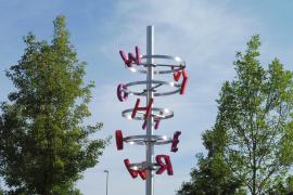 – Die Brucker Bürger waren dazu aufgerufen, aus den im Rahmen des Wettbewerbs „StadtKunstLand“ an öffentlichen Plätzen aufgestellten vier Lichtskulpturen ihren Favoriten zu wählen.