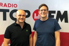 Gleich zwei Personalveränderungen an entscheidenden Stellen bei Radio TOP FM,  Oberbayerns Sender für mehr Abwechslung. Robert Sterner übernimmt die  Programmleitung und Alex Maria Hiebl die Morgensendung