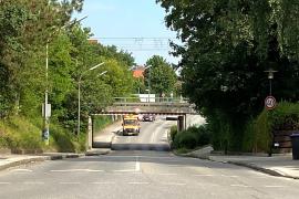 War kürzlich die Sonnenstraße wegen der Verlegung der Rohre gesperrt, wird ab kommenden Montag, 8. August, der Starnberger Weg zwischen Landsberger Straße und Kreuzung Jupiterweg komplett gesperrt. 