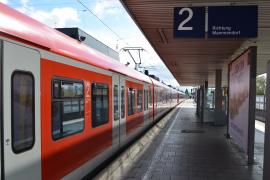 - In ihrer heutigen Sitzung beschloss die Gesellschafterversammlung des Münchner Verkehrs- und Tarifverbundes (MVV) einstimmig eine Fahrpreisanpassung von durchschnittlich 6,9 Prozent zum kommenden Fahrplanwechsel im Dezember 2022.