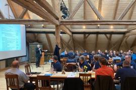 Mitte September fand nach eineinhalb Jahren Corona-Pause wieder ein Kommandantentag für alle Feuerwehren des Landkreises Fürstenfeldbruck statt. Die letzten knapp 20 Jahre fand dieser jährlich im Fliegerhorst Fürstenfeldbruck statt, was aufgrund der beginnenden Umzüge der dortigen Einheiten nicht mehr möglich ist. 