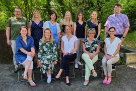 Die Teilnehmer der Führungskräftewerkstatt: (hinten v. l.) Philipp Grenzebach, Monika Beirer, Darya Kogan, Nina Streicher, Regina Förg, Sonja Heringer und Philipp Klose; (vorne v. links) Carmen Harrieder, Carina Stelzer, Corinna Winkler, Stefanie Woerl und Manuela Ellmann.