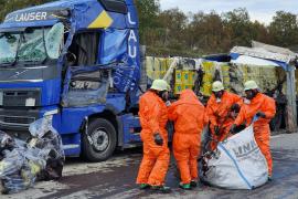 Heute Morgen kam es gegen 06:45 Uhr zu einem Verkehrsunfall mit einem Gefahrgut-LKW auf der A8 kurz vor der Überleitung auf die Eschenrieder Spange.