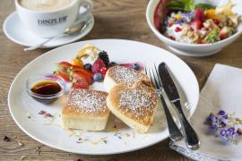 Frühstück, herzhafter Mittagstisch, feines Abendessen bei Kerzenlicht oder ein kühler Drink an der Bar: das FLORI gehört zu den Top-Adressen der Region. 