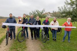 Von Etterschlag nach Mauern führt jetzt ein offizieller Radweg. Landrat Stefan Frey hat die neue Radverbindung gemeinsam mit der stellvertretenden Landrätin des Landkreises Fürstenfeldbruck Martina Drechsler, sowie der ersten Bürgermeisterin von Wörthsee Christel Muggenthal freigegeben. 