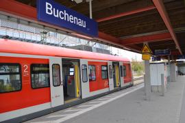 Nachtschwärmer profitieren in der Silvesternacht von vielen zusätzlichen Fahrtmöglichkeiten im S-Bahn-Bereich.