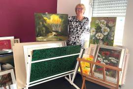 Das Ortsbild der Gemeinde Gilching blutet aus. Innerhalb der letzten zwei Jahre haben etliche Läden und Einrichtungen geschlossen. Zum Jahresende verschwindet nach 29 Jahren nun auch das Künstler-Atelier an der Waldstraße 2, das vielen Hobbymalern und Kunstinteressierten wichtige Heimat war.   