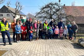 An ersten Samstag im März rief die Gemeinde zum großen Ramma Damma auf. Um 10 Uhr trafen sich an die 100 umweltbewusste Bürger und Bürgerinnen in Alling, Biburg und Holzhausen. Der Bauhof stattete die Sammelwütigen mit Müllsäcken, Müllgreifern und Warnwesten aus.