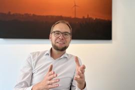 KLIMA³, die Klima- und Energieagentur der Landkreise Starnberg, Fürstenfeldbruck und Landsberg gGmbH berät Privathaushalte und Eigenheimbesitzer. Vom Energiesparen über die energetische Sanierung, die Nutzung von Solarenergie und Umstieg auf fossilfreie Heizungen reichen die Themen, Infos über Förderprogramme inklusive. Geschäftsführer Andreas Weigand beantwortet Fragen.