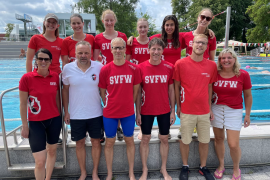 423 Schwimmerinnen und Schwimmer aus 92 Vereinen, davon 72 aus Bayern waren zu den diesjährigen Sommer-Meisterschaften der Masters gemeldet. An 2 Tagen wurden die Meisterinnen und Meister in den Altersklassen 20-90 ermittelt. 