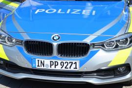 Nach einem Raub in Fürstenfeldbruck und einer anschließenden Fahndung stellte sich der Tatverdächtige selbst. Die Kriminalpolizei ermittelt.