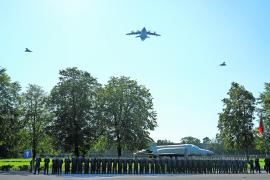 – Mit einem feierlichen Appell im Fliegerhorst hat die Offizierschule der Luftwaffe am 8. September die Absolventen des 122. Offizierlehrgangs der Offizieranwärter des Truppendienstes verabschiedet. 