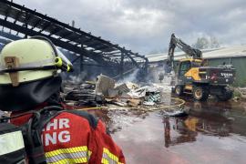 Am Mittwochnachmittag um 15:27 Uhr wurde durch die Integrierte Leitstelle Fürstenfeldbruck die Feuerwehren aus Germering und der Umgebung zu einem Großbrand in Germering alarmiert. Schon während der Anfahrt bestätigten die ersten Einsatzkräfte eine starke Rauchentwicklung über dem Stadtgebiet. 