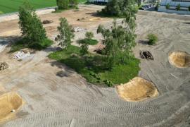 Im Rahmen von Baumaßnahmen im Freistaat Bayern wird der Naturverlust an einer Stelle durch Ausgleichsflächen an anderer Stelle kompensiert. So auch im Gewerbepark Ost in Gilching. 