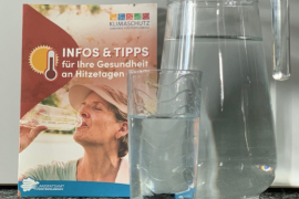 Am 5.6.2024 war der zweite deutsche Hitzewarntag. Am und um diesen Tag wurden bundesweit Veranstaltungen und Aktionen durchgeführt. Das Klimaschutzmanagement des Landkreises Fürstenfeldbruck informiert im Zuge des Aktionstags und hat im Landratsamt sowie in allen Rathäusern Informationsmaterialien zum Umgang mit Hitze auslegen lassen. 