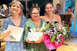 Das offizielle Schuljahr in Bayern wurde für Julieta Craciunescu auch ihr letzter Schultag als fest angestellte Lehrerin der Musikschule Gilching. Nach 36 Jahren, unter anderem als Gründerin der Streicherklasse, geht die gebürtige Rumänin in Rente. Nicht ganz – als Mini-Jobberin wird sie auf Wunsch vieler Schüler und Schülerinnen und deren Eltern auch weiterhin für sie da sein.    