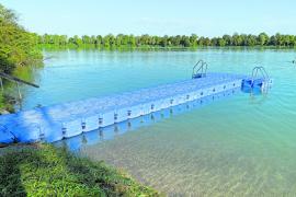 Am Olchinger See ist ein neuer Badesteg fertiggestellt worden. Entstanden ist der Steg aus dem Material, sogenannten Pontons, die noch bis 2019 als sogenannte Badeinsel im Olchinger See zu finden war. 