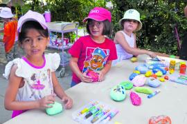 – Beim AWO Kindergarten Hotzenplotz fand im Juli ein Gartenprojekt unter dem Motto „Wir werden bunt!“ statt. Dank der finanziellen Unterstützung der Stadt Puchheim konnte das Projekt realisiert werden und alle Kinder sowie das pädagogische Personal des Kindergartens beteiligten sich mit großem Enthusiasmus.