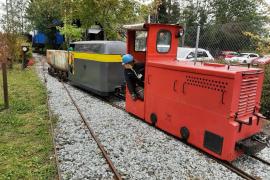 Die dritte Veranstaltung am Sonntag den 13. Oktober 2024 von 10 bis 17 Uhr im Feldbahnmuseum Fürstenfeldbruck am Bahnhof Fürstenfeldbruck steht ganz im Zeichen des ehemaligen Pechkohlen-Bergbaues in Oberbayern. 